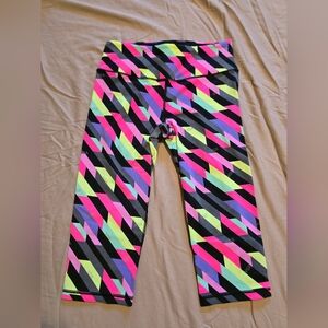 Victoria's Secret Knockout Crop Leggings Size Medium